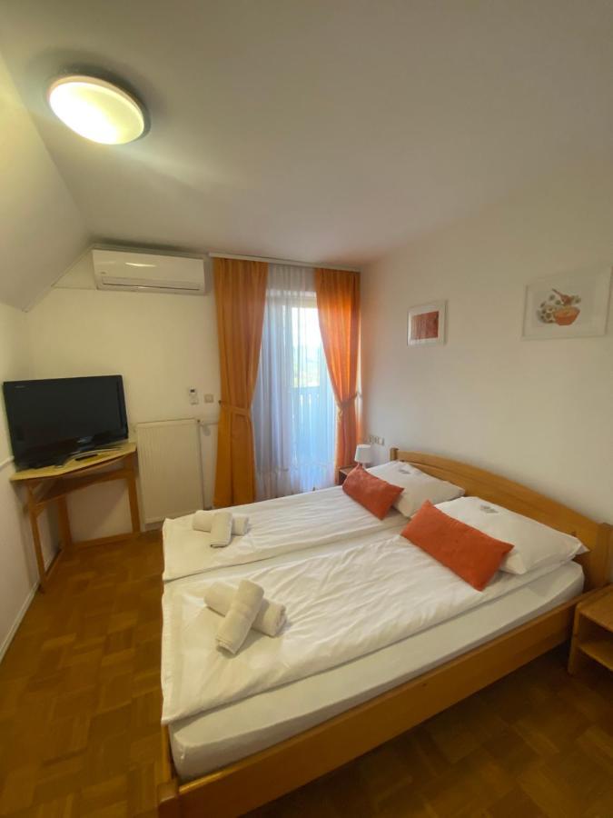 Guesthouse Pri Cebelici Lukovica pri Domžalah Buitenkant foto