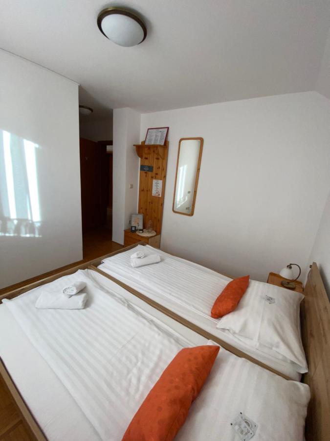 Guesthouse Pri Cebelici Lukovica pri Domžalah Buitenkant foto
