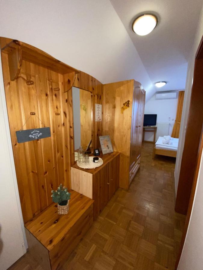 Guesthouse Pri Cebelici Lukovica pri Domžalah Buitenkant foto