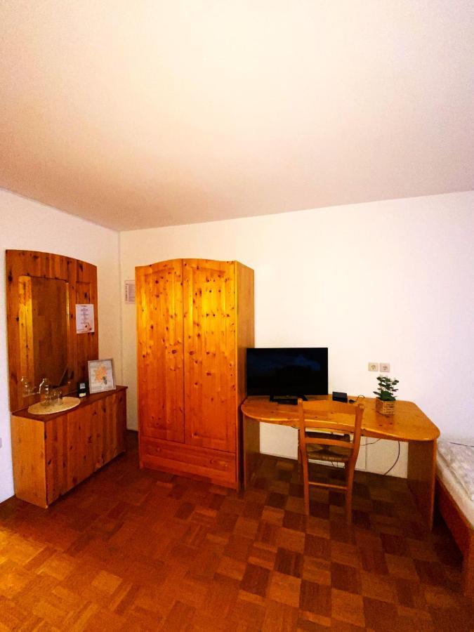 Guesthouse Pri Cebelici Lukovica pri Domžalah Buitenkant foto