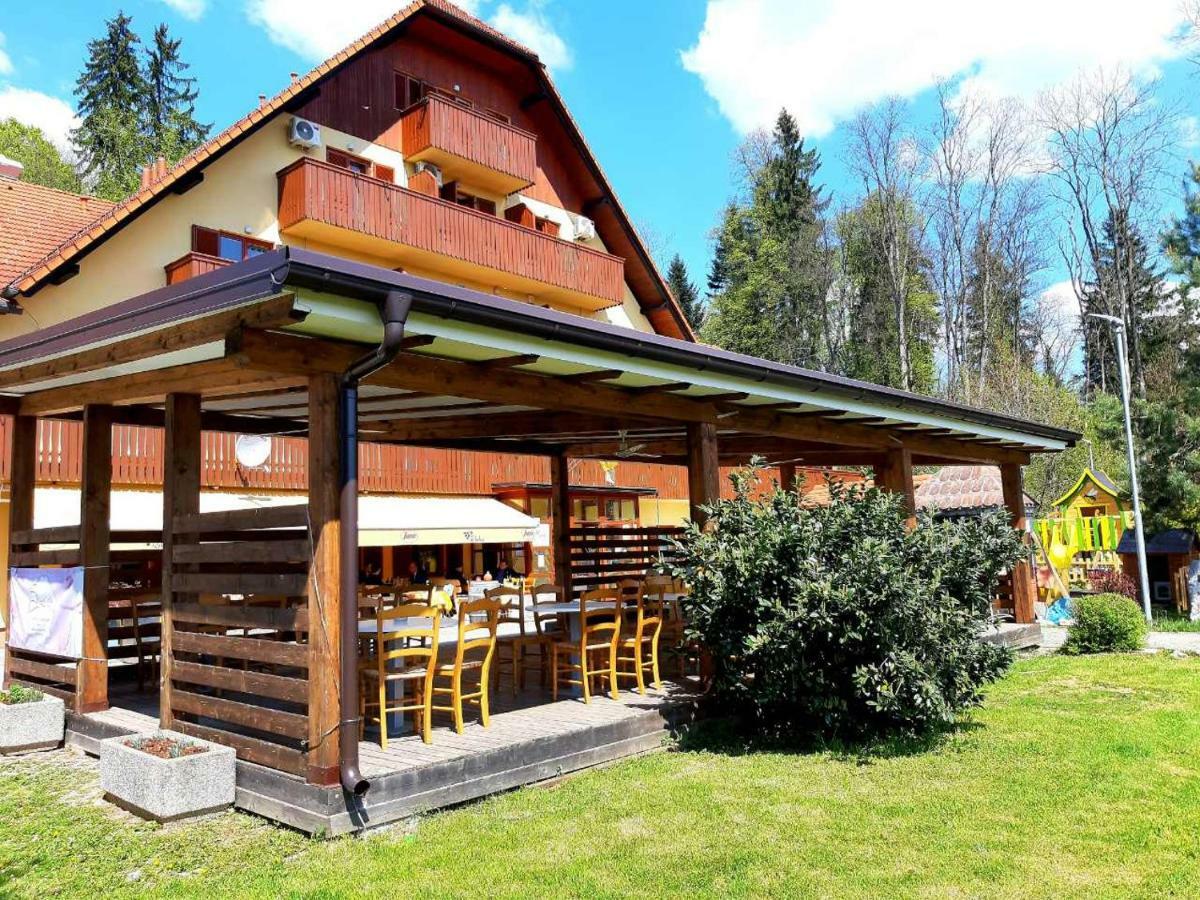 Guesthouse Pri Cebelici Lukovica pri Domžalah Buitenkant foto