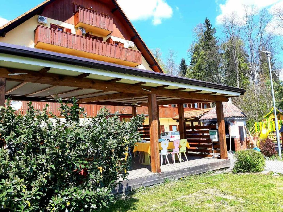 Guesthouse Pri Cebelici Lukovica pri Domžalah Buitenkant foto