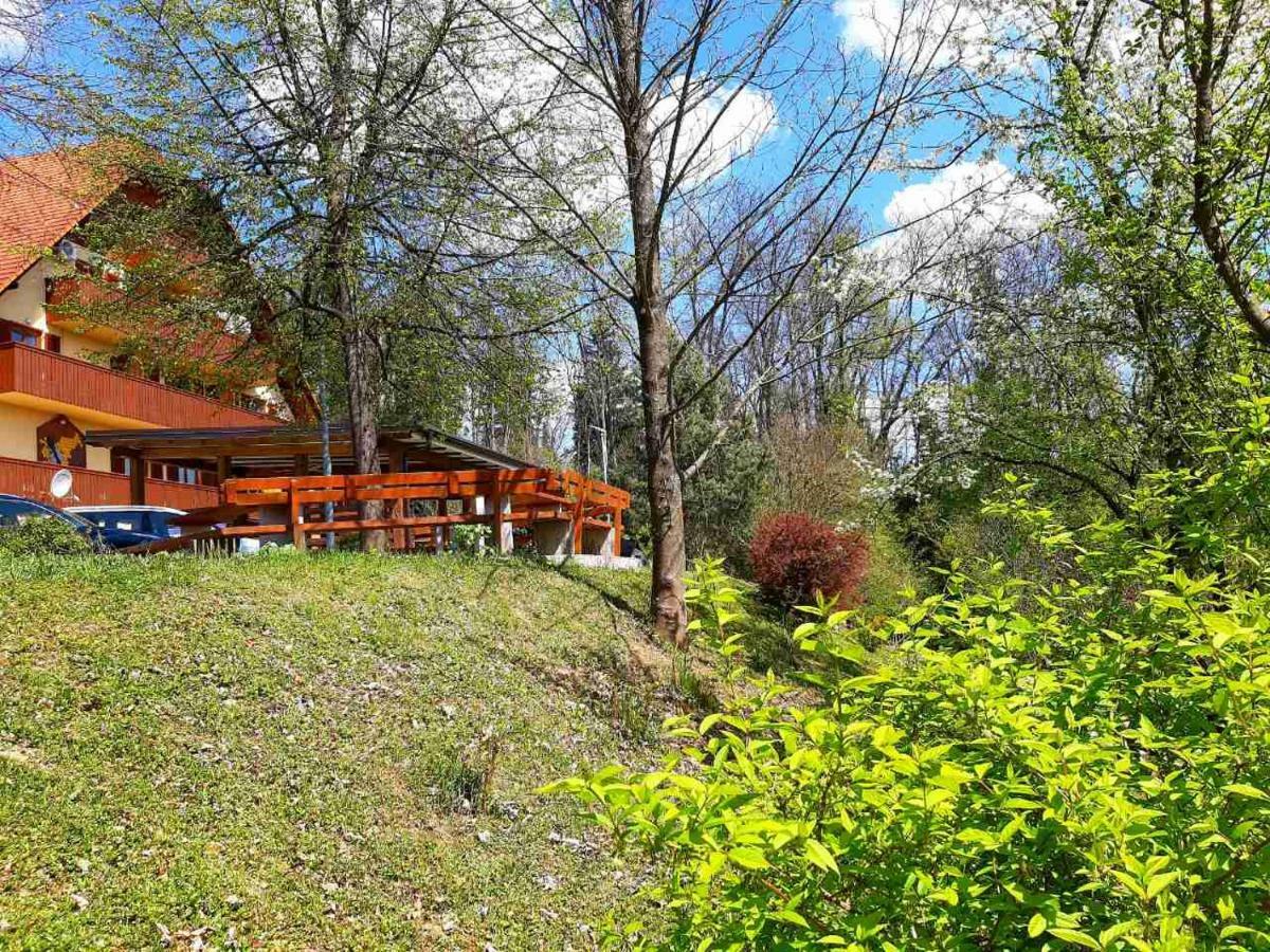 Guesthouse Pri Cebelici Lukovica pri Domžalah Buitenkant foto