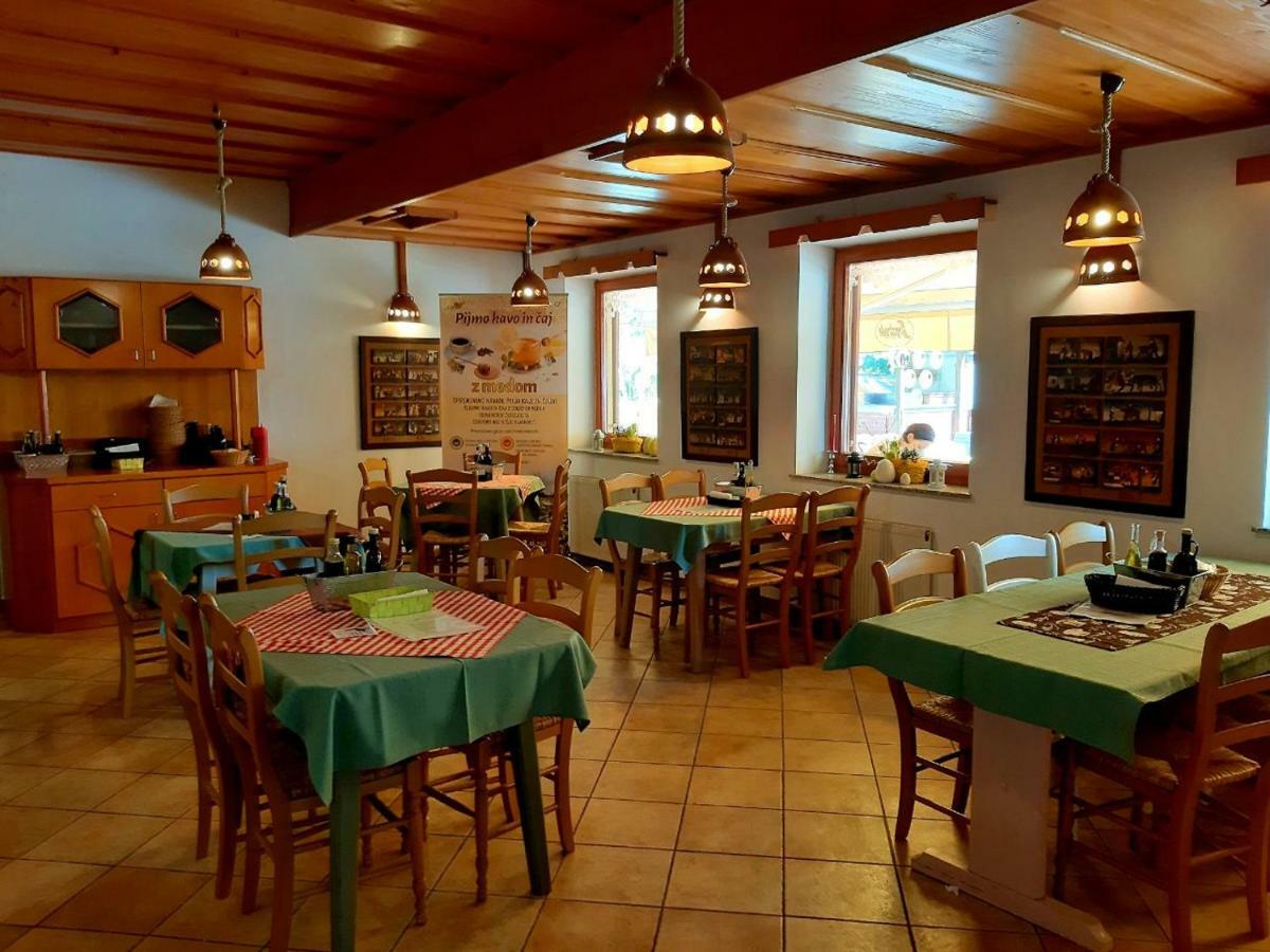 Guesthouse Pri Cebelici Lukovica pri Domžalah Buitenkant foto