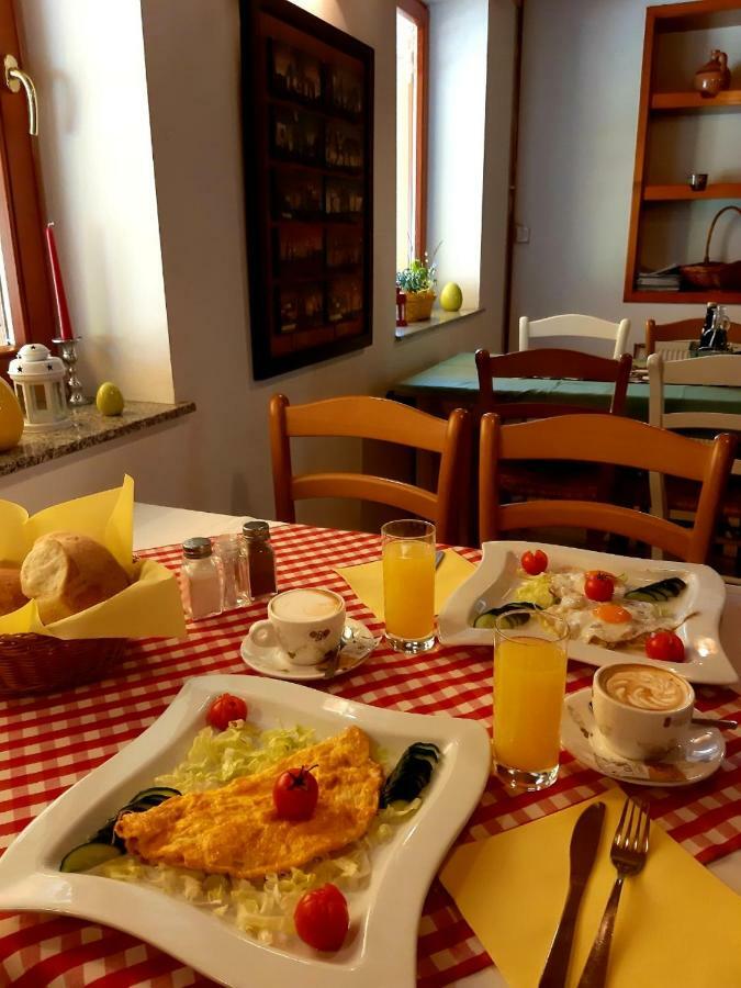 Guesthouse Pri Cebelici Lukovica pri Domžalah Buitenkant foto